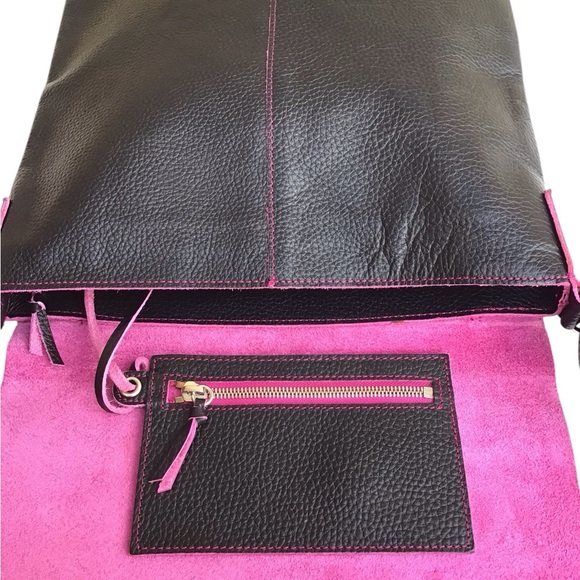 Mywalit Black Pebbled Leather Flap Messenger Bag - Picture 8 of 12